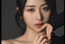 Huh Yunjin Net Worth